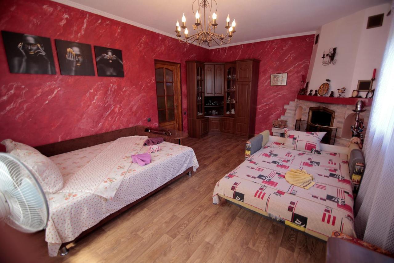 Guest House Kamenny Dom Karolino-Buhaz Esterno foto