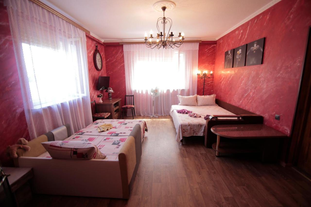Guest House Kamenny Dom Karolino-Buhaz Esterno foto