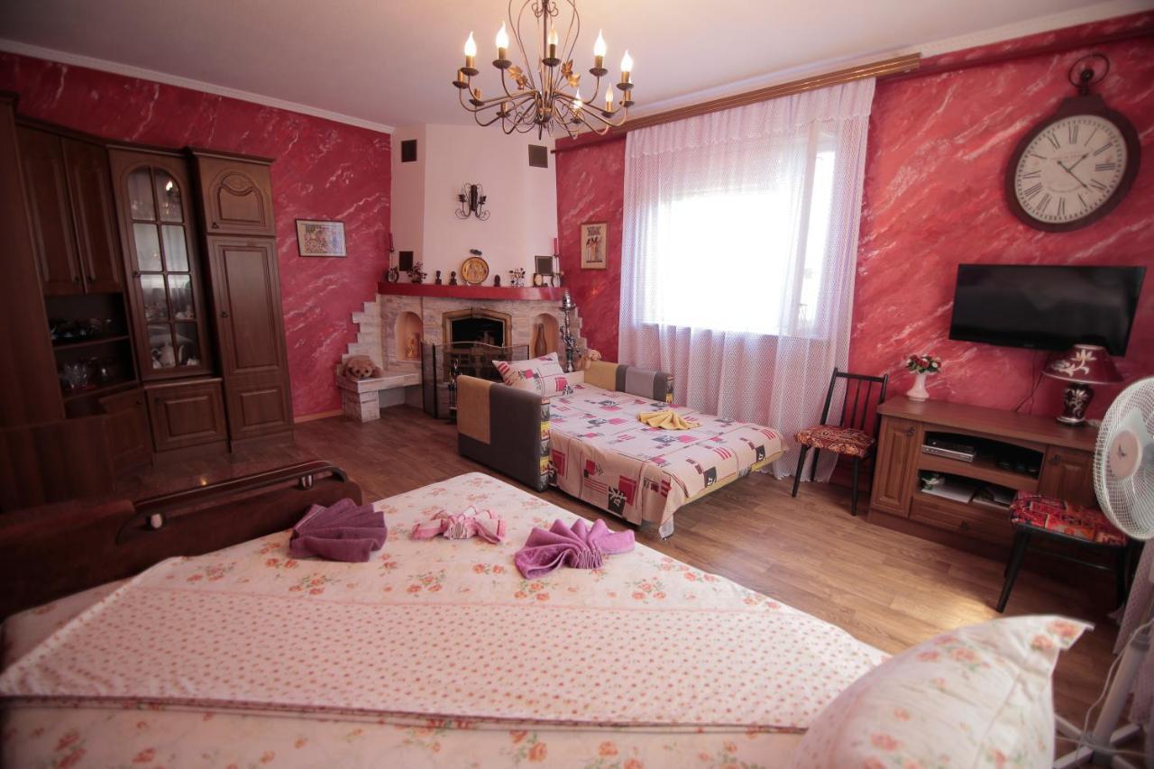 Guest House Kamenny Dom Karolino-Buhaz Esterno foto